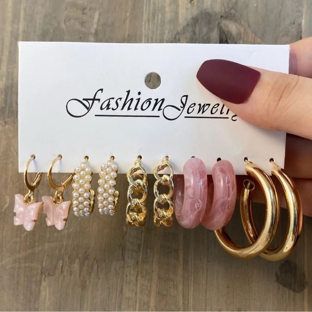 Fashion Jewelry- 5 assorted earrings